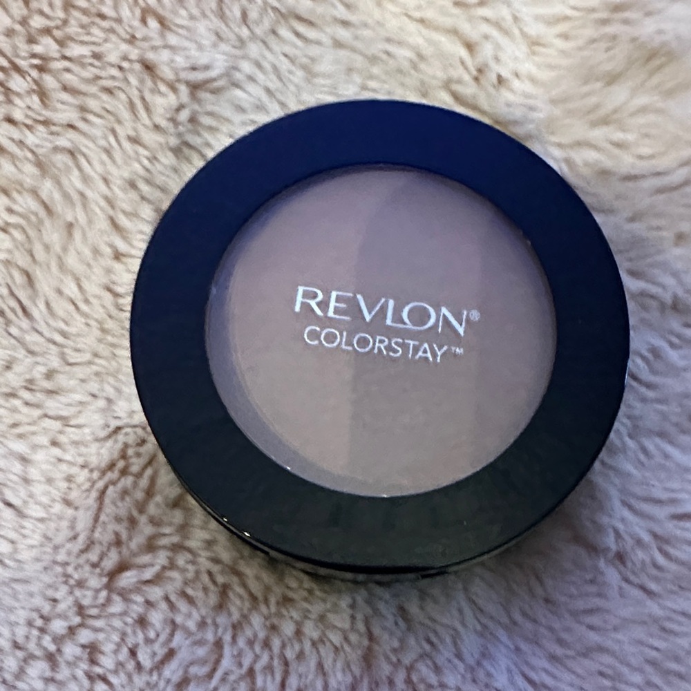 Revlon ColorStay Compact in medium/deep